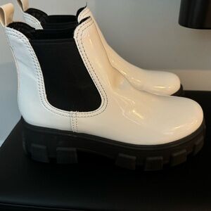 Sam Edelman platform boot Size 8